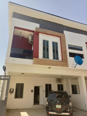 Luxurious 3Bedroom Terrace House